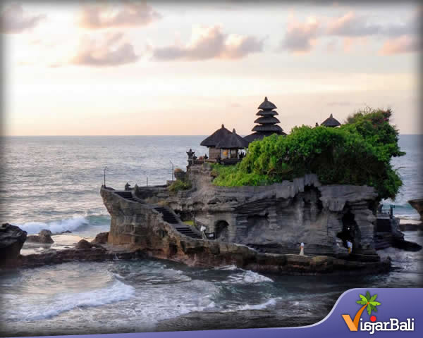 el templo rocoso tanah lot