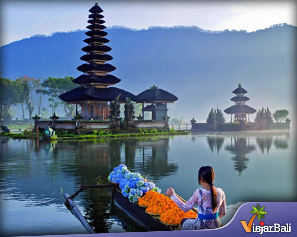 El Templo del Lago Ulun Danu